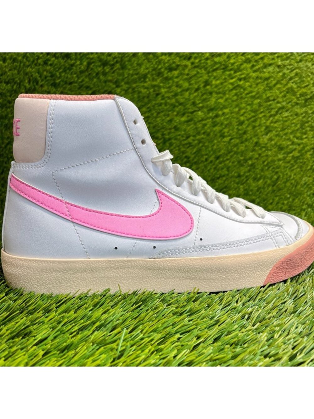 Nike Blazer Mid '77 Girls Size 6Y White Pink Athletic Leather Shoes Sneakers